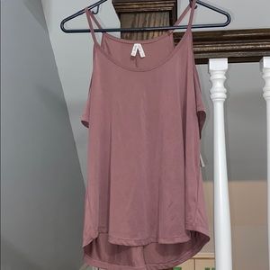 dusty rose open shoulder mudd shirt!!